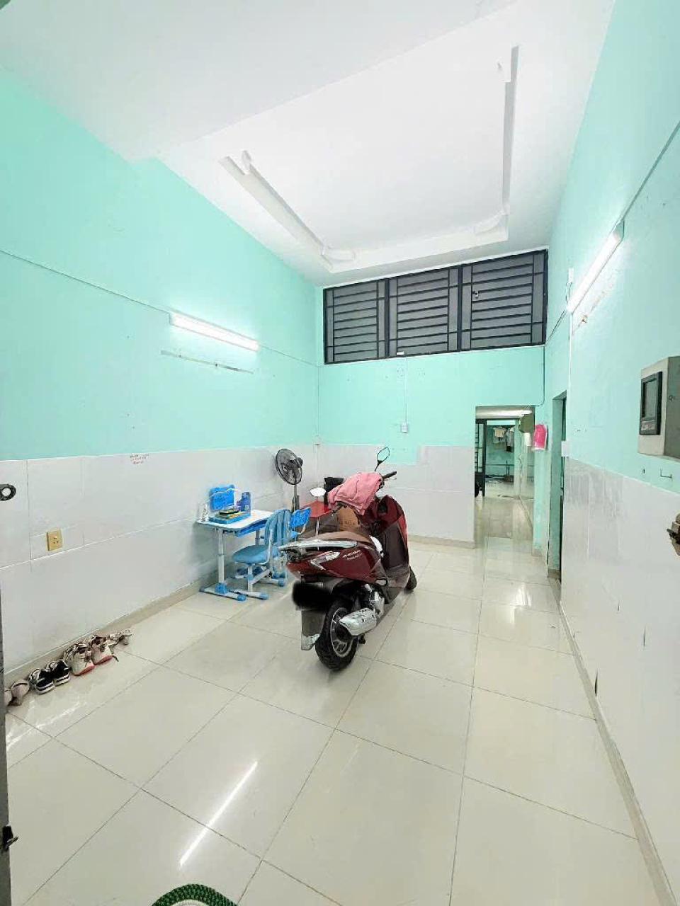 Giảm sốc 700tr! Nhà C4 59m2 – Nguyễn Thị Huê HM - Ảnh 1